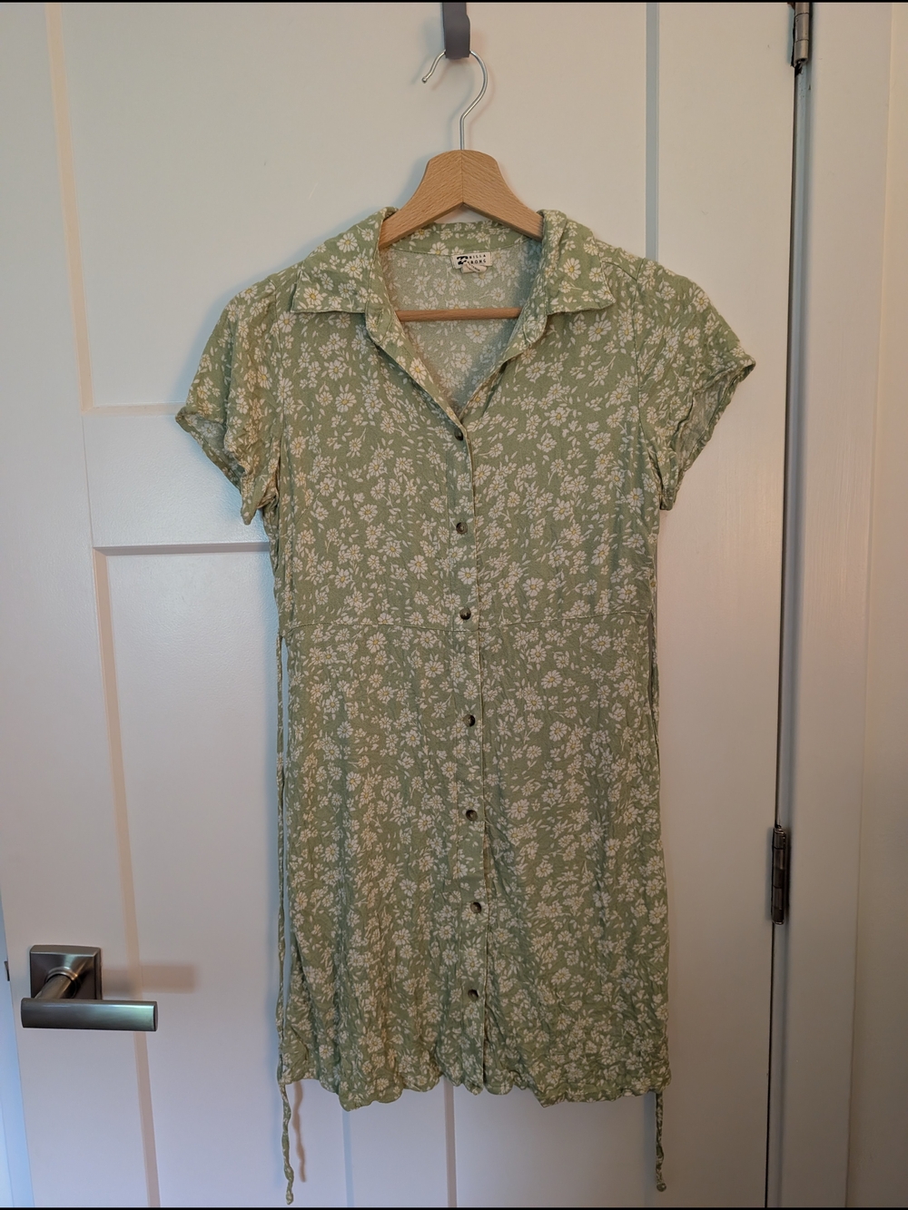 NWOT Billabong Light Sage Green Floral Button-Front Mini Dress
